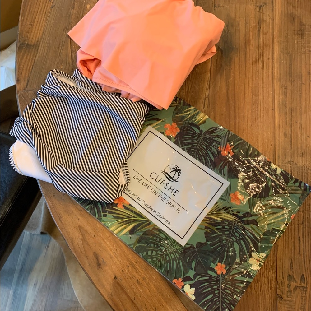 NWT 2 piece vintage style bathing suit.